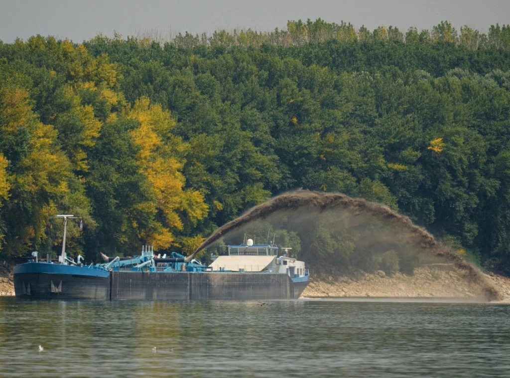 410970_романиа-енергy-данубе-дроугхт_ф.wебп