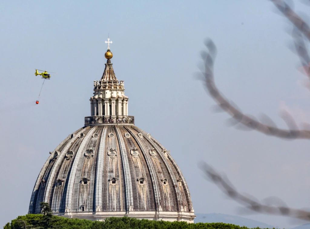 415691_italy-wildfires_f.webp