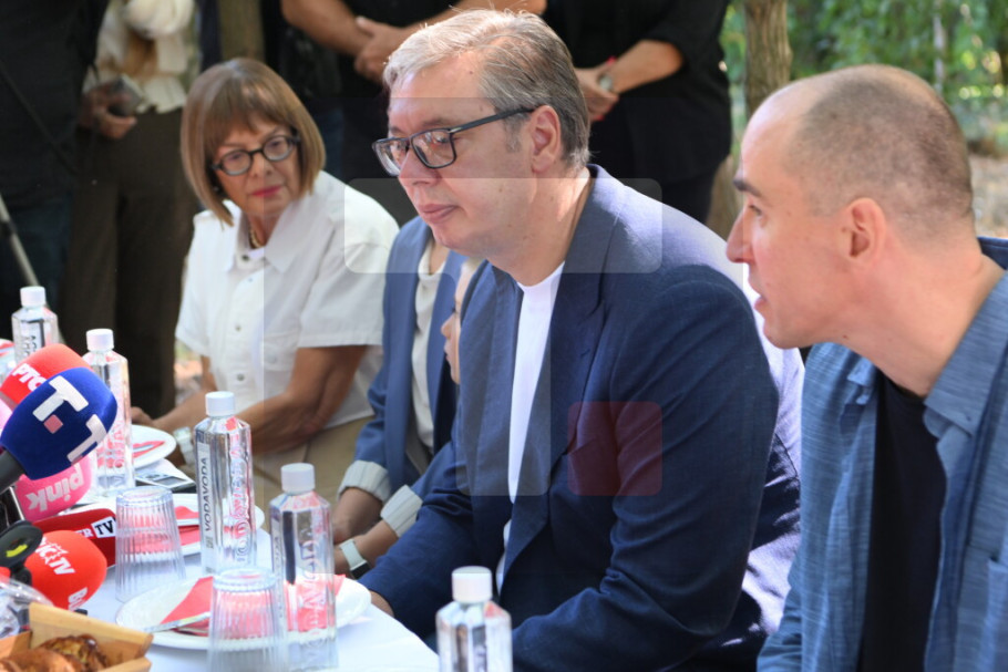 419293_palic-vucic-poseta_iff.jpg