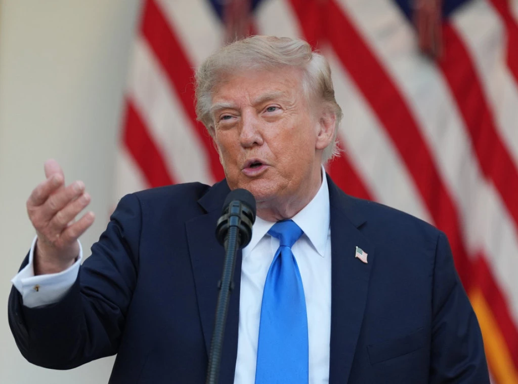 419585_trump_f.webp