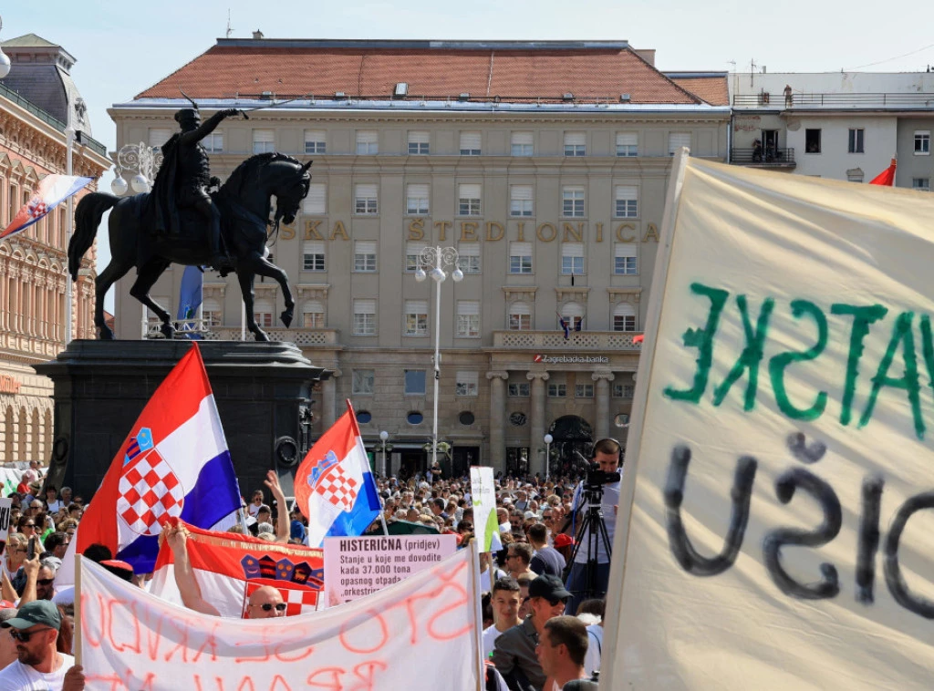 419706_croatia-illegal-waste-protest_f.webp