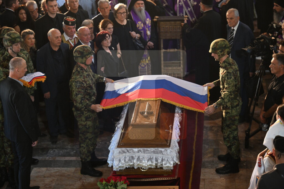 420250_mladic-crkva-povorka_iff.jpg