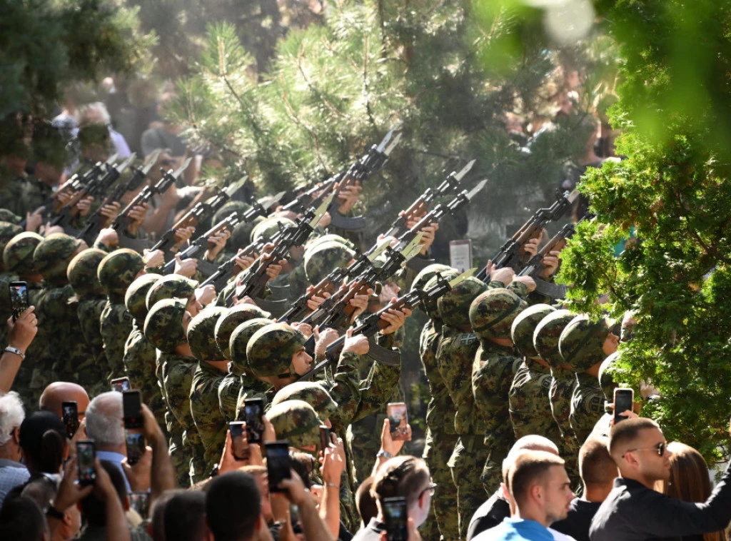 420294_mladic-povorka-groblje_f.webp