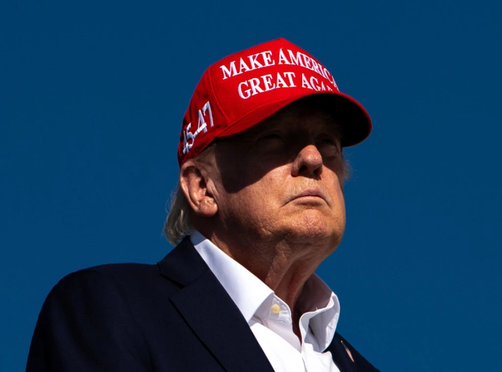 420529_trump_f.webp