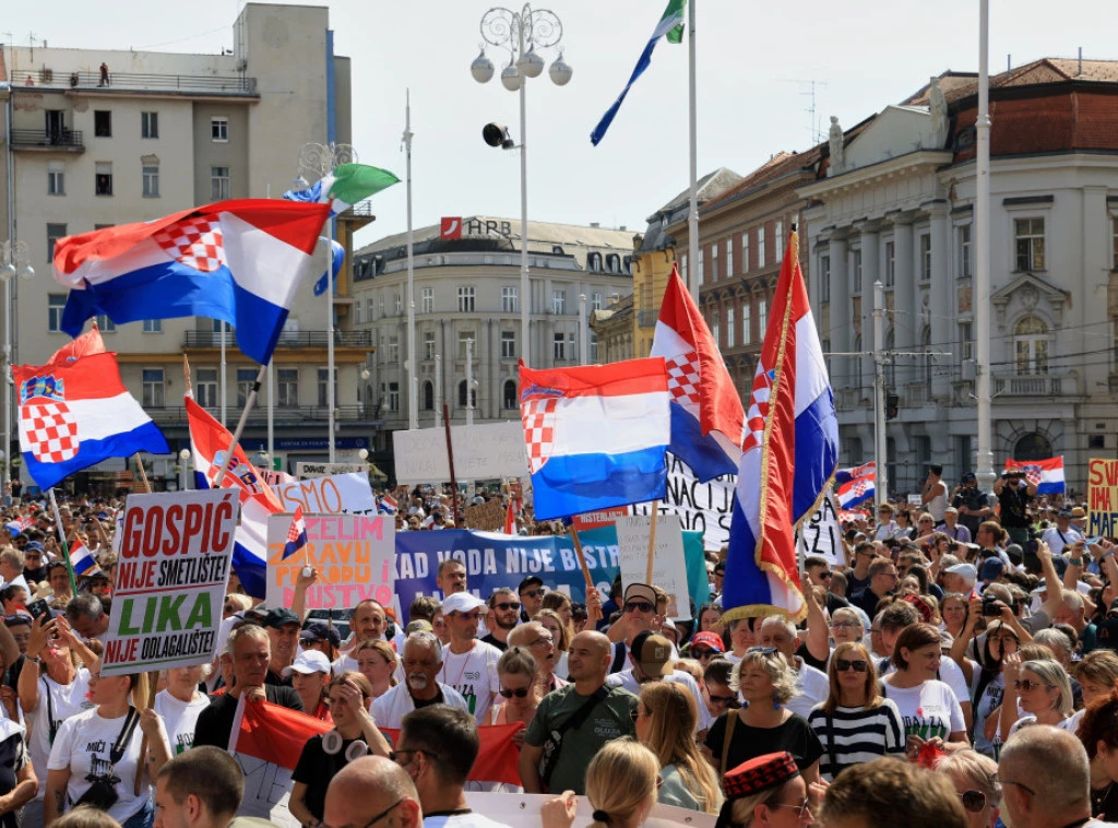 420583_croatia-illegal-waste-protest_f.webp
